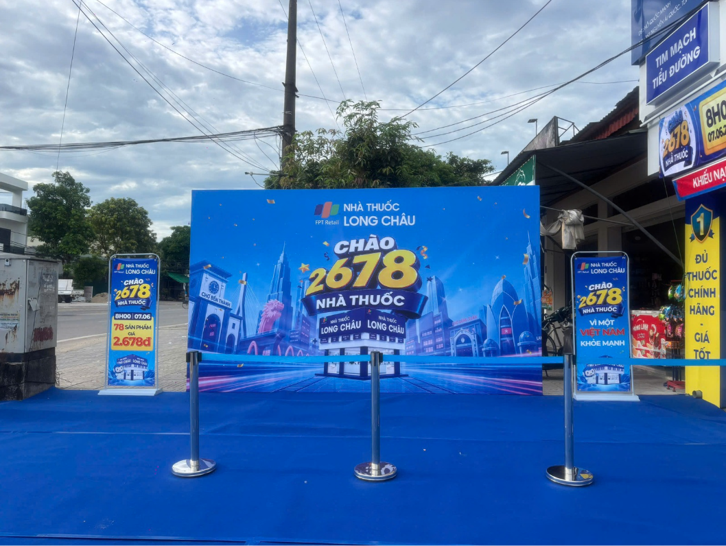 Standee và POSM cho lễ khai trương - khánh thành