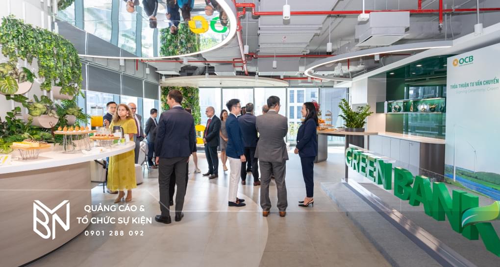 Thi công hội nghị khách hàng chuyên nghiệp